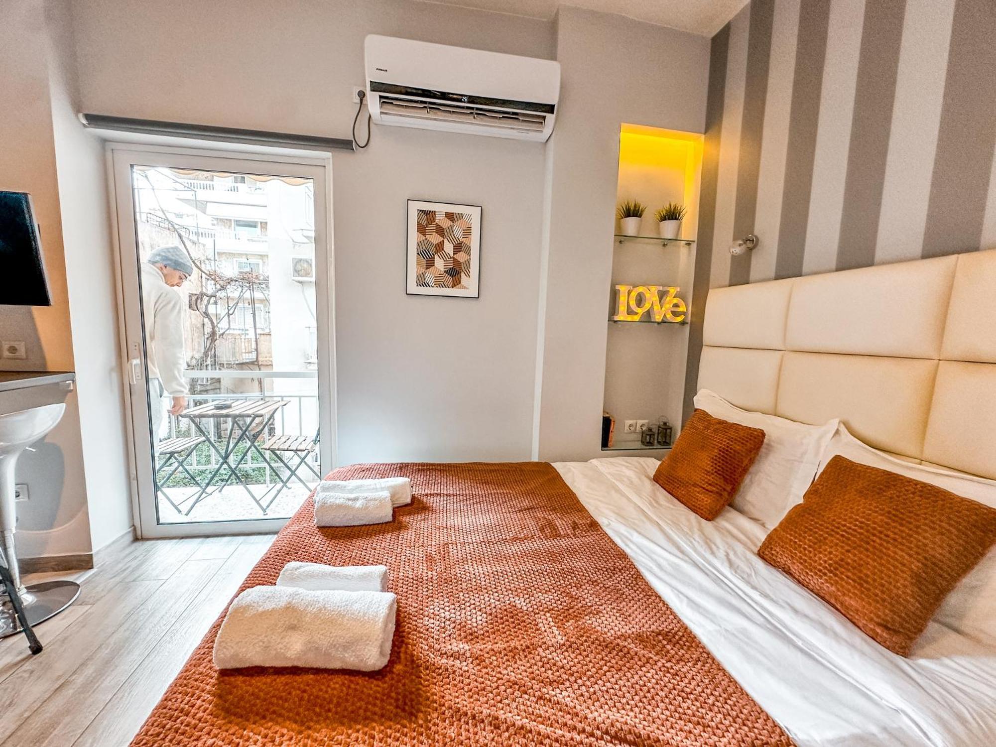Walk To Markets From A Cozy By Cielo Homes Apartment *