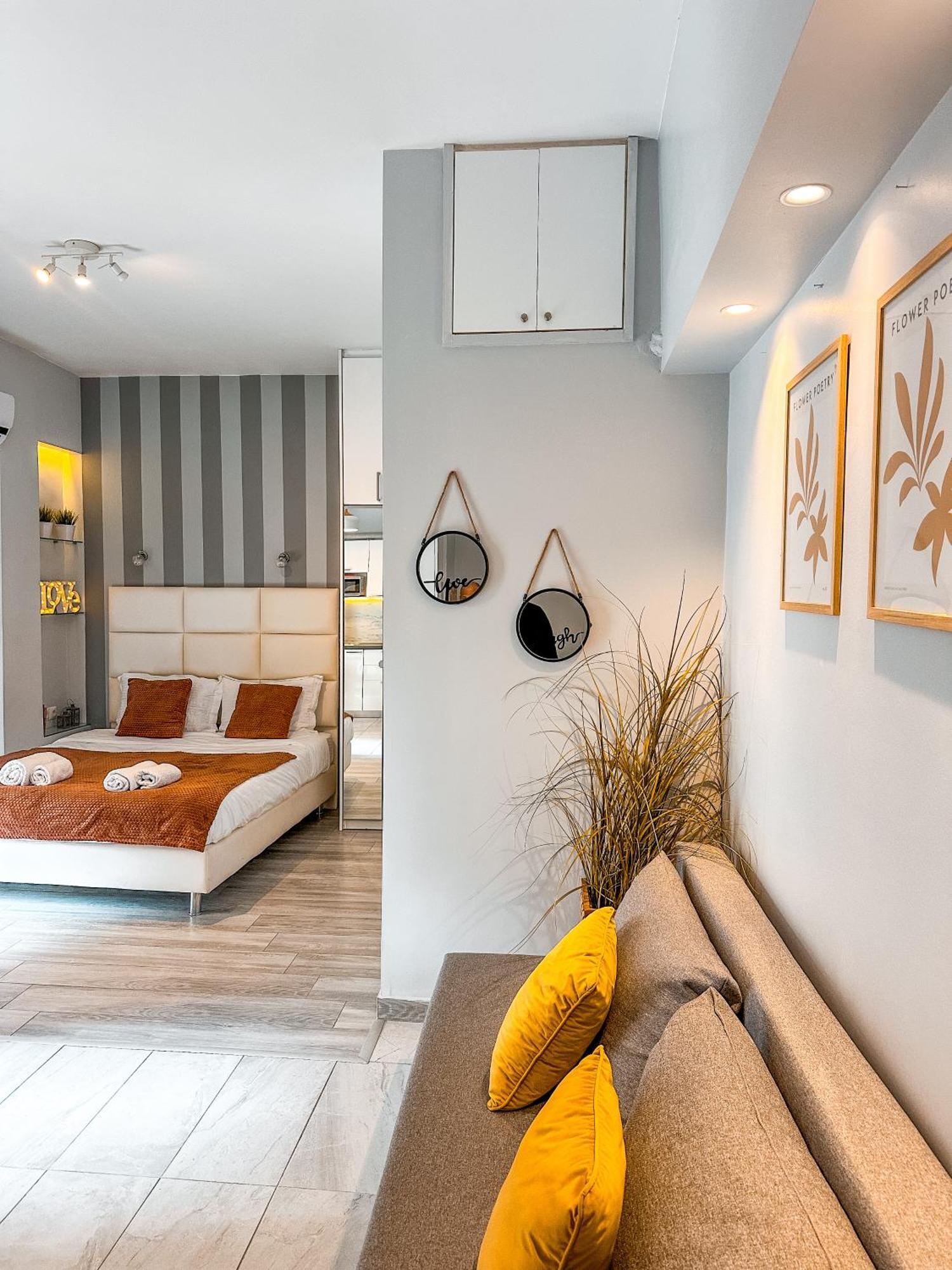 Апартаменты Walk To Markets From A Cozy By Cielo Homes Афины